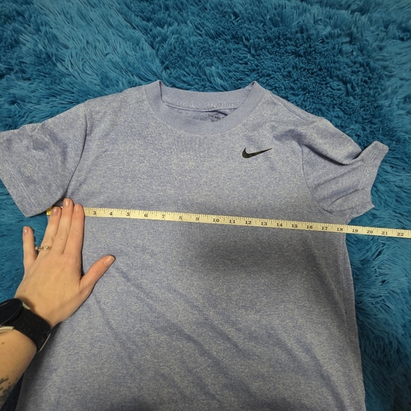 Nike drifit women's shirt size medium - Picture 6 of 6